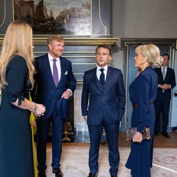 Elle est actuellement au Pays-Bas pour le début du sommet de l'OTAN à La Haye

Emmanuel et Brigitte Macron rencontrent le roi Willem-Alexander, la reine Maxima des Pays-Bas et la princesse Amalia avant un dîner qui marque le début du sommet de l'OTAN à La Haye aux Pays-Bas le 24 juin 2025

©Backgrid USA / Bestimage