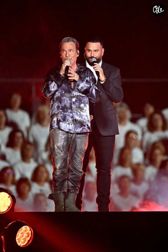 Florent Pagny et les membres d'Il Cello durant Corsu Mezu Mezu, le concert emmené par Patrick Fiori qui a eu lieu au stade Orange Vélodrome à Marseille, le 22 mai 2026, diffusé le 28 août sur France 3. © Bruno Bebert/Bestimage