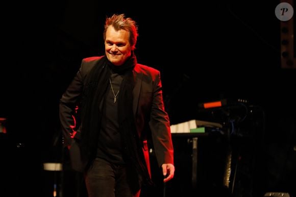 Bien que l'épreuve ait été psychologiquement difficile, le chanteur a précisé n'avoir subi qu'une chirurgie sans traitement lourd.

Axel Bauer en concert lors du 4ème festival "Paris Paradis" (16 - 18 septembre 2022) au parc de la Villette à Paris, le 16 septembre 2022.
© Christophe Clovis / Bestimage