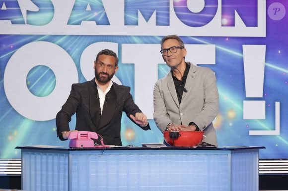Exclusif - Cyril Hanouna, Julien Courbet, sur le plateau de l’émission « TPMP » La dernière sur C8,  présentée par C.Hanouna et diffusée en direct sur C8, Paris, France, le 27 fevrier 2025. © Jack Tribeca / Bestimage