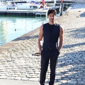 Vinnie Dargaud lors du photocall de la série "Scènes de ménages" lors de la 25ème édition du Festival de la fiction de la Rochelle, France, le 13 septembre 2023. © Denis Guignebourg/BestImage
