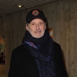 Il est le père de trois enfants dont Jules, âgé de 17 ans, issu de sa relation avec Daphné Roulier.
Antoine de Caunes - Soirée Neoverse "Nescafé Dolce Gusto" au Dôme de l'Espace Niemeyer à Paris les 25 et 26 novembre 2025. © Coadic Guirec/Bestimage