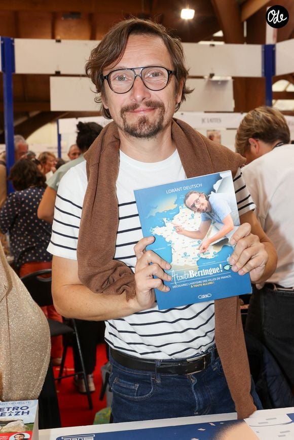 Lorant Deutsch , à la Halle Georges Brassens de Brive-la-Gaillarde pour la Foire du Livre de Brive , le 9 novembre 2024. © Jean-Marc Lhomer / Bestimage | 00684632