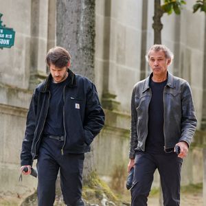 Paul Belmondo et son fils Alessandro Belmondo aux obsèques d'Alain Belmondo au crématorium du Père-Lachaise à Paris, France, le 4 septembre 2025.

© Dominique Jacovides/Bestimage