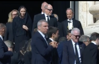 Albert et Charlene de Monaco rendent hommage au pape François au Vatican.

Albert et Charlene de Monaco aux obsèques du pape, France 2