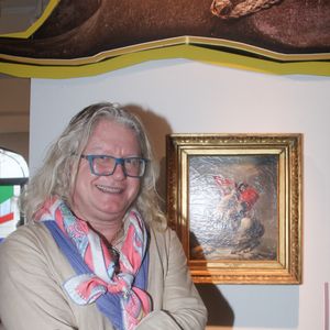 Exclusif - Pierre-Jean Chalençon - Exposition de la collection de Pierre-Jean Chalençon pour la vente "Napoléon: Une collection historique" chez Sotheby's à Paris le 19 juin 2025.
C'est le styliste Jean-Charles de Castelbajac, qui a apporté sa touche colorée à la vitrine de la vente du 25 juin, consacrée aux objets provenant du trésor de Pierre-Jean Chalençon, l'un des plus grands collectionneurs privés d'objets napoléoniens au monde. © Baldini/Bestimage