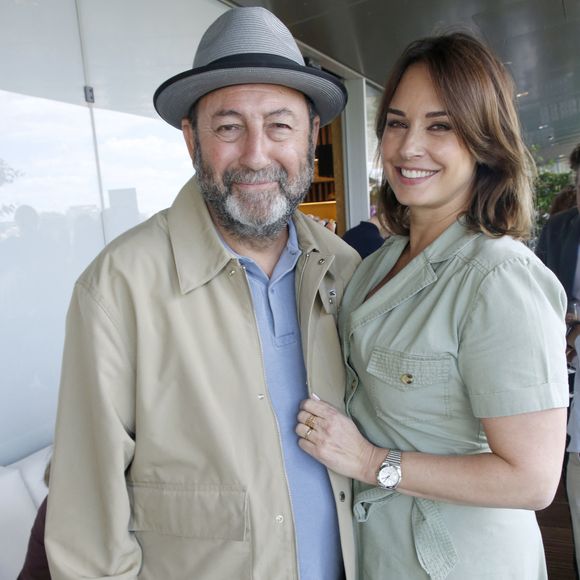 Kad Merad et sa femme Julia Vignali - Déjeuner dans la loge de France Télévisions lors de la Finale Hommes des Internationaux de France de Tennis de Roland Garros 2024 - Jour 15 à Paris. Le 9 Juin 2024. © Bertrand Rindoff / Bestimage