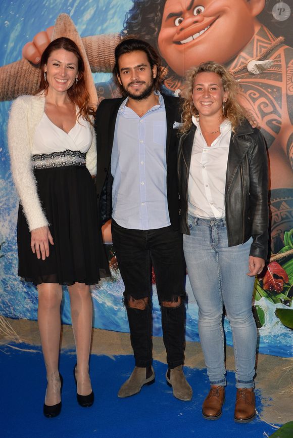 Julie (Koh-Lanta, L'île au trésor), Jérémy (Koh-Lanta, L'île au trésor) et Candice (Koh-Lanta, L'île au trésor) - Avant-première du film d'animation "Vaiana, la légende du bout du monde" au Cinéma le Grand Rex à Paris, France, le 15 novembre 2016. © Veeren/Bestimage