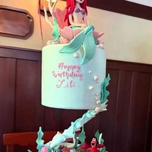 Le prince Harry, duc de Sussex et Meghan Markle, duchesse de Sussex et leurs enfants au parc Disneyland 21 septembre 2025 @Backgrid UK/ Bestimage