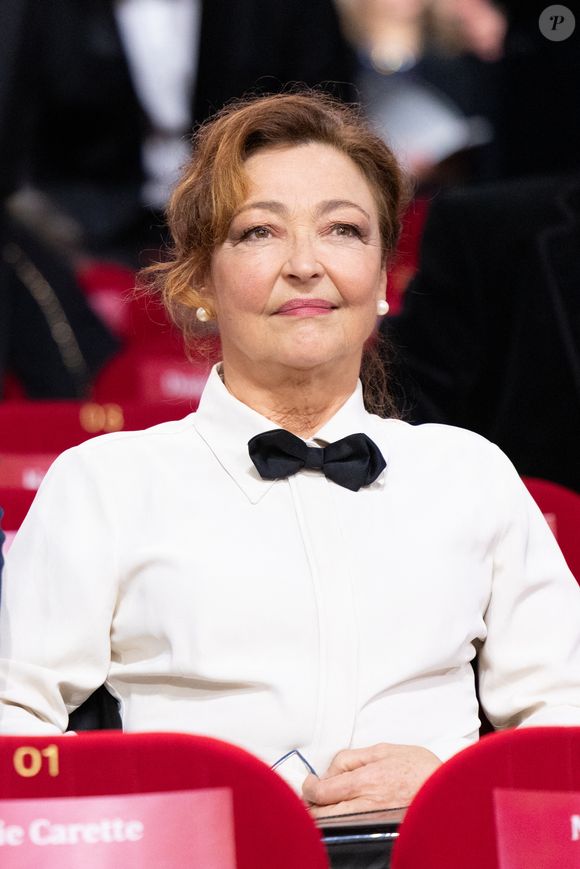 Un entretien au cours duquel celle qui était nommée dans la catégorie "Meilleure actrice dans un second rôle" pour sa prestation dans Miséricorde aux César 2025 se confiait également sur son jardin, qu'elle essaie dans la mesure du possible d'entretenir elle-même. Un ensemble chaleureux 'un peu flou', où il fait bon cueillir sans façon fleurs et figues, détaillaient nos confrères.

Catherine Frot - Cérémonie de la 50ème édition de la cérémonie des César à l'Olympia à Paris, France, le 28 février 2025 © Dominique Jacovides - Olivier Borde / Bestimage