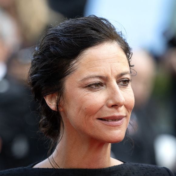 Anna Mouglalis - Montée des marches du film " La bola negra " lors du 79ème Festival International du Film de Cannes, le 21 mai 2026. © Olivier Borde / Bestimage