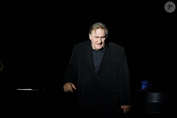 Exclusif - Gérard Depardieu chante "Barbara" sur la scène du palais des congrès Atlantia en pré-ouverture du 5ème festival du cinéma et musique de film de la Baule le 4 novembre 2018.  © José Texeira/Bestimage