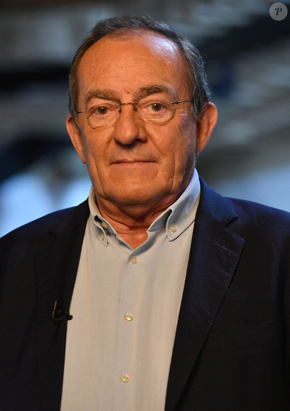 Jean-Pierre Pernaut lors de l'enregistrement de l'émission "Animaux Stars" le 23 novembre 2021. © Veeren/Bestimage.