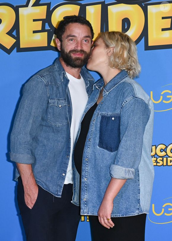 Guillaume Gouix et Alysson Paradis à l'avant-première du film "Ducobu Président !" à l'UGC Normandie à Paris, le 3 juillet 2022.

Photo : Guirec Coadic / Bestimage