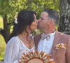 Stéphane, l'emblématique agriculteur de "L'Amour est dans le pré", et sa Nejla chérie se sont unis pour la vie ce week-end. 

Stéphane et Nejla (L'amour est dans le pré) se sont mariés.