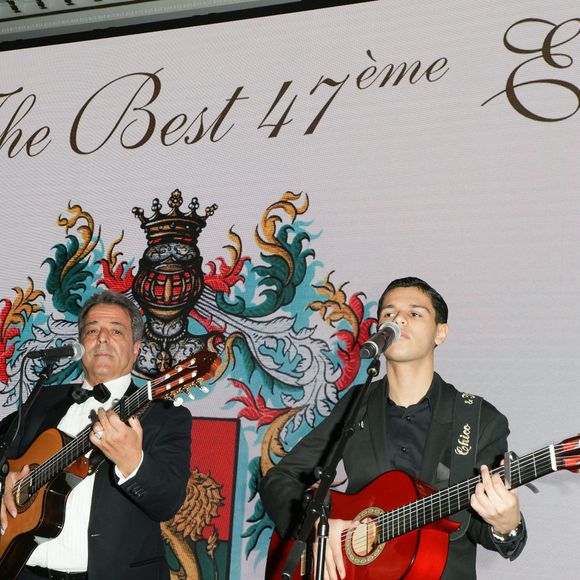 Quant aux fameux Chico & the Gypsies, ils ont fait grimper l'ambiance des Best Awards en un riff de guitare.

Chico et les Gypsies - 47ème édition du Gala "Best Awards" à l'hôtel Four Seasons Hôtel George V à Paris le 28 janvier 2025. © Coadic Guirec/Bestimage