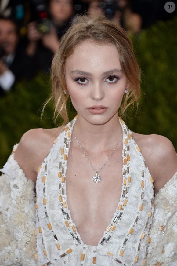 Lily-Rose Melody Depp assiste au Manus x Machina : Fashion in an Age of Technology Costume Institute Benefit Gala at Metropolitan Museum of Art le 2 mai 2016 à New York City, NY, USA. Photo Lionel Hahn/ABACAPRESS.COM