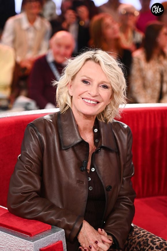 Sophie Davant lors de l'enregistrement de l'émission Vivement Dimanche, au studio Rive gauche, à Paris, France, le 22 octobre 2025, présentée par M.Drucker, diffusée sur France 3 le 16 novembre 2025.

© Guillaume Gaffiot/Bestimage