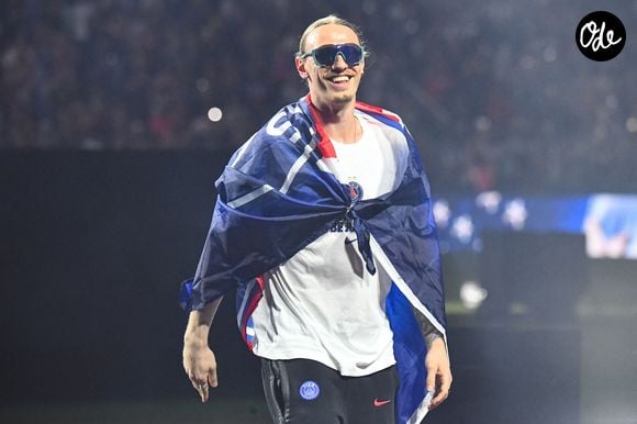 Matvey Safonov (Paris SG) - Le PSG célèbre son titre de champion d'Europe 2026 avec ses supporters au Parc des Princes à Paris, le 31 mai 2026. © Baptiste Autissier/PsnewZ/Bestimage
