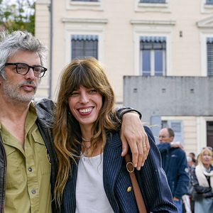 On les voit rarement ensemble mais père et fils ont pris la pose
Lou Doillon, avec son compagnon Stéphane Manel,  présente le film Boxes réalisé par sa mère Jane Birkin lors du festival Lumière 2023 à Lyon le 22 octobre 2023.

© Sandrine Thesillat / Panoramic / Bestimage