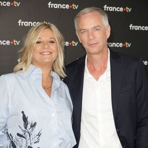 Info - Flavie Flament et Julien Arnaud remplacés par M. Lauqué et D. Thévenot dans "Télématin" - Flavie Flament et Julien Arnaud au photocall de la conférence de presse de rentrée de France Télévisions à Paris, France, le 4 septembre 2024. © Coadic Guirec/Bestimage