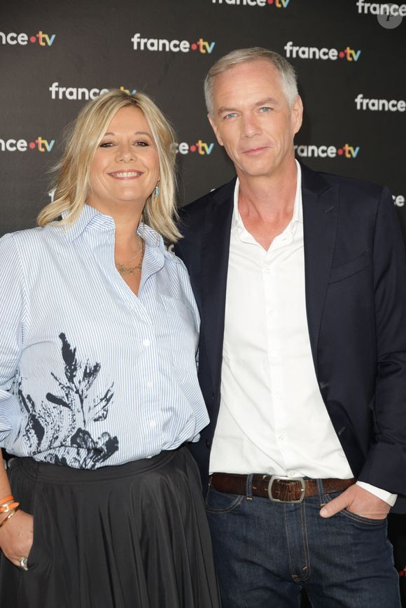 Info - Flavie Flament et Julien Arnaud remplacés par M. Lauqué et D. Thévenot dans "Télématin" - Flavie Flament et Julien Arnaud au photocall de la conférence de presse de rentrée de France Télévisions à Paris, France, le 4 septembre 2024. © Coadic Guirec/Bestimage