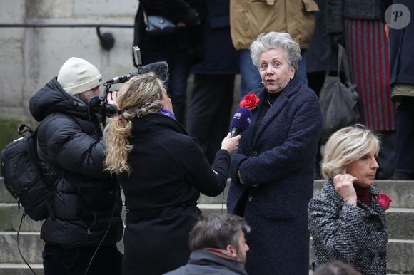 Françoise Laborde arrive à la cérémonie d'enterrement de Catherine Laborde à l'église Saint-Roch à Paris, France, le 6 février 2025. L'emblématique présentatrice météo de TF1 est décédée le 28 janvier 2025 à l'âge de 73 ans, des suites d'une démence à corps de Lewy, une maladie neurodégénérative dont Catherine Laborde souffrait depuis 2014. Photo by Nasser Berzane/ABACAPRESS.COM
