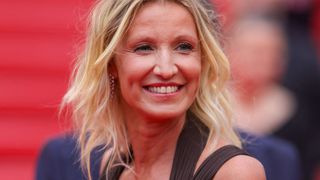 "Il n'y a que ça de vrai" : À 53 ans, Alexandra Lamy affiche une silhouette juvénile grâce à 3 éléments primordiaux pour elle