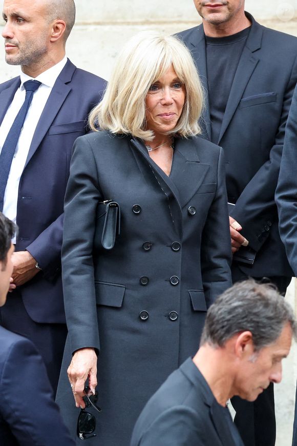 Brigitte Macron - Sorties des obsèques de Thierry Ardisson en l’église Saint-Roch de Paris, France, le 17 juillet 2025. © Clovis-Jacovides/Bestimage