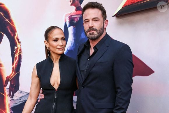 L'actrice, danseuse et chanteuse américaine Jennifer Lopez (J.Lo) portant Gucci et son mari, l'acteur et cinéaste américain Ben Affleck, arrivent à la première à Los Angeles de Warner Bros. 'The Flash' tenue au TCL Chinese Theatre IMAX le 12 juin 2023 à Hollywood, Los Angeles, CA, USA. Photo par Image Press Agency/ABACAPRESS.COM