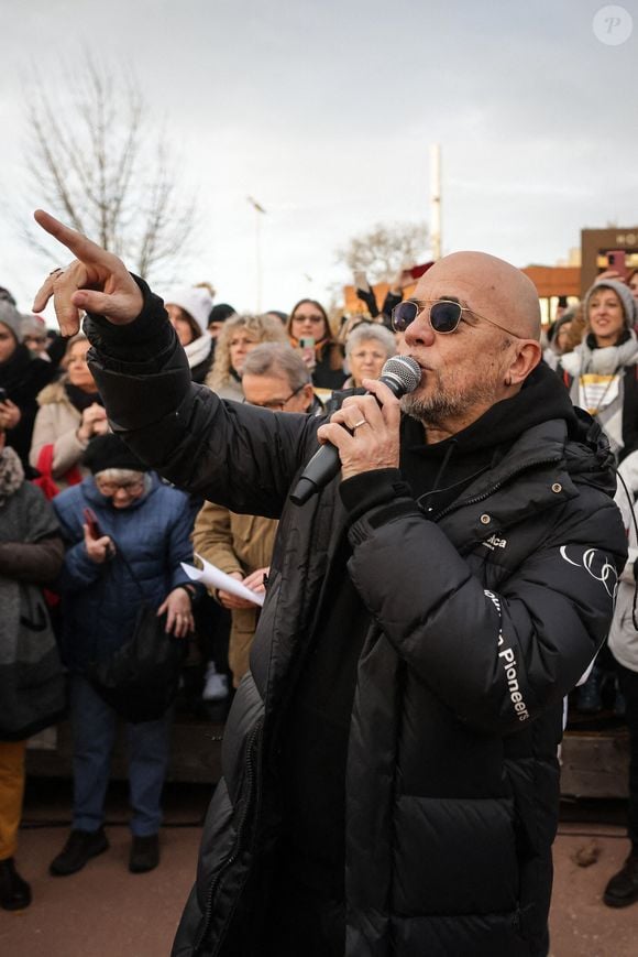 Le chanteur français Pascal Obispo participera au Téléthon 2022 au Cap Ferret, dans le sud-ouest de la France, le 03 décembre 2022. Il participera à une marche solidaire et donnera un concert sur la plage en fin de journée. Photo by Thibaud Moritz /ABACAPRESS.COM