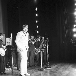 Archives - En France, à Paris, lors de l'émission "Musicorama", Johnny Hallyday sur la scène de l'Olympia. Le 19 octobre 1966. © Bernard Leguay via Bestimage