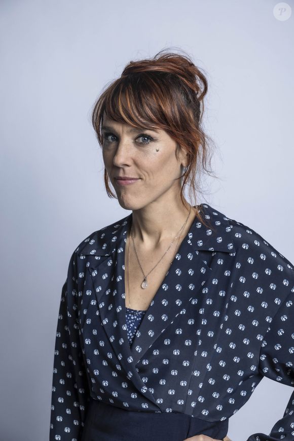 Celles concernant son hygiène et qu'elle a balayé d'un revers de la main.

Exclusif - La chanteuse Zaz (Isabelle Geffroy) - Backstage - Enregistrement de l'émission "La Chanson secrète 11" à Paris, diffusée le 24 juin sur TF1.

© Jacovides-Moreau / Bestimage