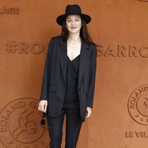 Marion Cotillard lors des Internationaux de France de Tennis de Roland Garros 2026, à Paris, France, le 7 juin 2026. © Jacovides-Moreau/Bestimage