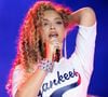 La chanteuse s'était associée au numéro un mondial du luxe en 2024 pour commercialiser le spiritueux.

New York, le 2 juillet 2026. Beyoncé a surpris les fans en rejoignant Jay-Z sur scène lors de son concert "Extra Innings". Copyright : Backgrid USA / Bestimage