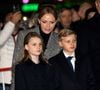 le prince et la princesse de Monaco préparent néanmoins déjà leurs enfants à leur vie future.

Le prince Albert II de Monaco, sa femme la princesse Charlene de Monaco, leurs enfants le prince héréditaire Jacques, marquis des Baux, la princesse Gabriella, comtesse de Carladès, et Mélanie de Massy sont au Quai Antoine 1er au port Hercule pour le traditionel embrasement de la barque et le spectacle de drônes lors de la célébration de la Sainte Dévote à Monaco, le 26 janvier 2026. © Bruno Bebert / Bestimage