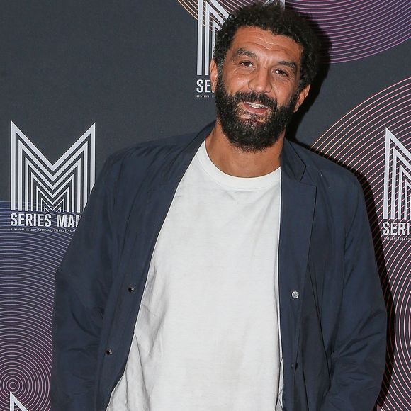 Ramzy Bedia - Photocall lors du Festival Séries Mania de Lille. Le 27 août 2021. © VANSTEENKISTE STEPHANE / BESTIMAGE