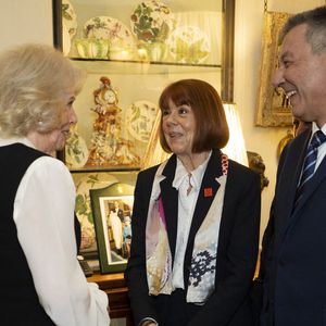 La reine Camilla (à gauche) reçoit Madame Gisèle Pelicot (au centre) et Jean-Loup Agopian (à droite) lors d'une audience à Clarence House à Londres. Date de la photo : lundi 23 février 2026.
Aaron Chown/PA Wire : Aaron Chown/PA Wire