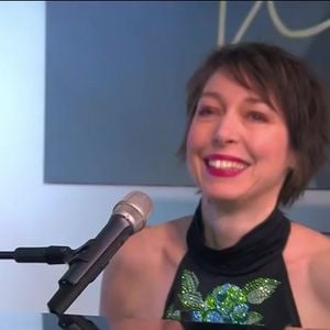 Jean Dujardin surpris par Jeanne Cherhal dans "C à vous", diffusé sur France 5 ce 11 mars 2026

Copyright : Capture d'écran France 5 / C à vous