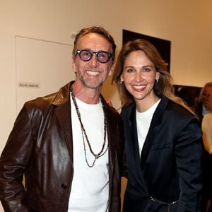 Philippe Caverivière et Ophélie Meunier - Vernissage de l'exposition "Les grands âges", photographies de Nikos Aliagas au musée de l'Homme à Paris le 7 avril 2026. © Dominique Jacovides/Bestimage