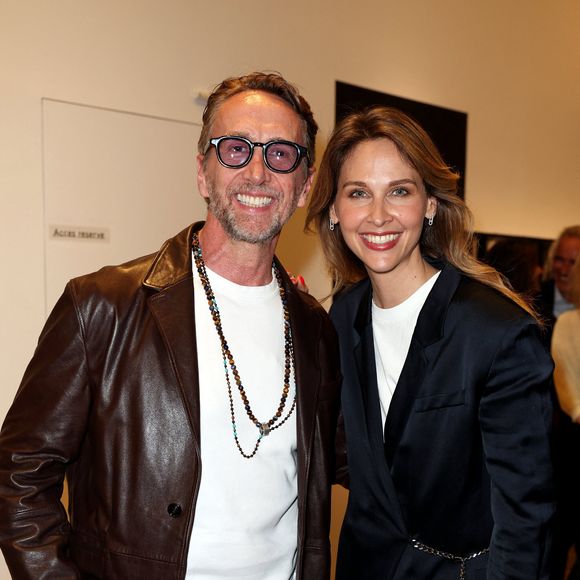Philippe Caverivière et Ophélie Meunier - Vernissage de l'exposition "Les grands âges", photographies de Nikos Aliagas au musée de l'Homme à Paris le 7 avril 2026. © Dominique Jacovides/Bestimage