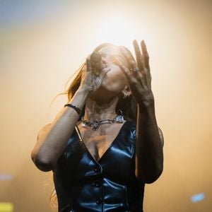 Exclusif - Vitaa en concert lors de la 1ère édition du "Festival Europe 2" au Casino de Paris le 17 juin 2025. © Alexandre Fumeron/Bestimage