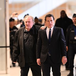 L’acteur est accusé d’agressions sexuelles par deux femmes sur un plateau de tournage en 2021

Gérard Depardieu et son avocat Jérémie Assous, - Arrivées au procès de G.Depardieu accusé d'avoir agressé sexuellement deux femmes en 2021 lors du tournage du film "Les volets verts" de Jean Becker.
Paris, le 25 mars 2025.

© Perusseau / Clovis / Bestimage