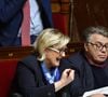 Le Parisien évoque les "larmes aux yeux" de Marine Le Pen quand Louis Aliot confirme sa mise au courant par la presse
Louis Aliot, Marine Le Pen, Gilbert Collard - Séance de question au gouvernement à l'Assemblée Nationale à Paris le 16 janvier 2018. © Lionel Urman/Bestimage