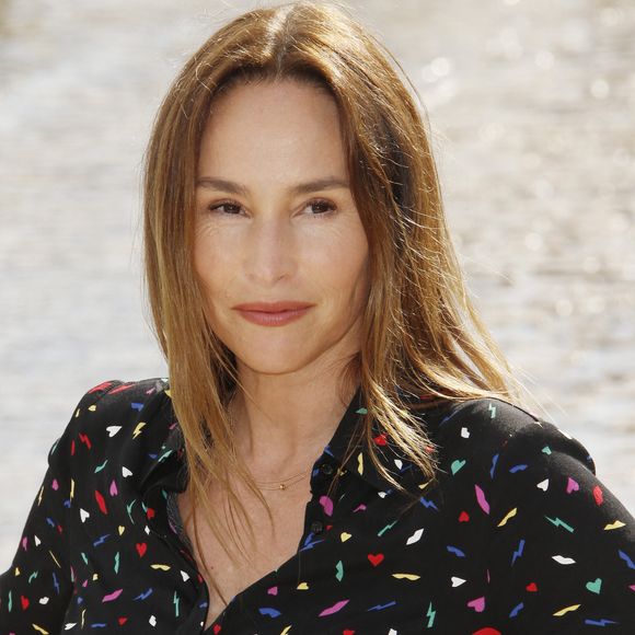 Info - Vanessa Demouy va se marier - No Web - Vanessa Demouy  "Ici tout commence" - Photocall lors du Festival de la Fiction de La Rochelle. Le 18 septembre 2021
© Christophe Aubert via Bestimage
