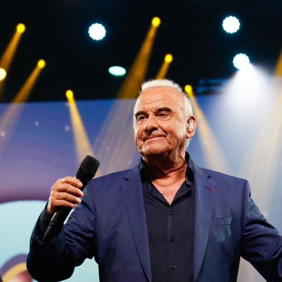 Exclusif - Michel Fugain lors de l'enregistrement de l'émission "Laurent Gerra, l'anniversaire événement" présentée par S.Bern et qui sera diffusée le 7 juin 2025 sur France 2, au théâtre Marigny, à Paris, France, le 28 avril 2025. © Clovis-Moreau/Bestimage