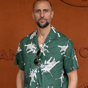Arie Elmaleh prend la pose à Roland-Garros à l'occasion du tournoi de Roland-Garros, le 27 mai 2025, à Paris, en France. Photo : Laurent Zabulon/ABACAPRESS.COM