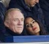 et n'ont pas manqué l'incontournable galette saucisse.

François-Henri Pinault et sa femme Salma Hayek assistent au match de Ligue 1 McDonald's opposant le Paris Sant Germain (PSG) contre Rennes (3-1) au Parc des Princes à Paris le 27 septembre 2024. © Cyril Moreau/Bestimage