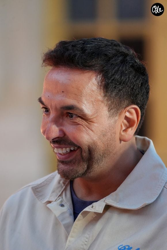 Elle y a notamment retrouvé Kamel Ouali. 
Kamel Ouali lors de l'enregistrement de l'émission "Versailles en fêtes" diffusée le 5 septembre 2026 sur France 2, à Versailles, France, le 31 août 2026. © Anne-Sophie Guebey/Bestimage