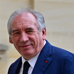 Le Premier ministre François Bayrou reçoit les représentants politiques à Matignon, en vue de former son gouvernement, le 17 décembre 2024. 
© Christian Liewig / Bestimage